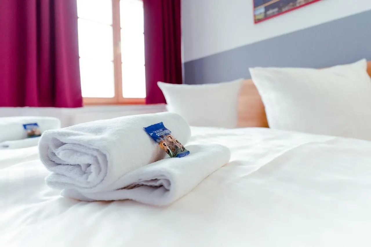 Restaurant Und Pension Alberthafen Dresden Guest house